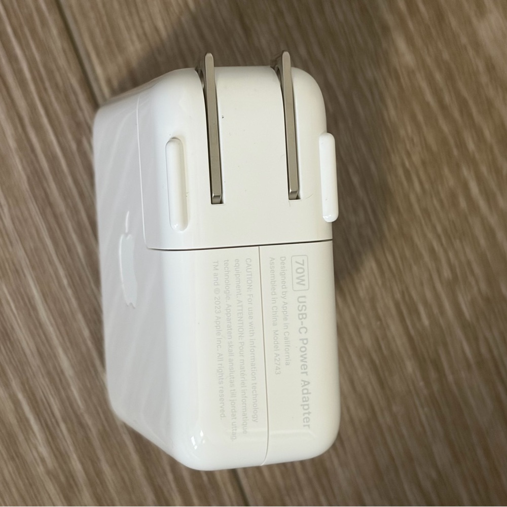 Apple 70W USB-C Power Adapter for MacBook Air/Pro